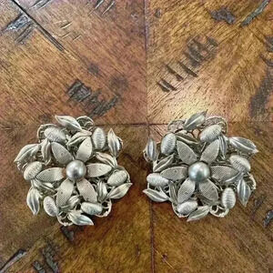 Vintage Gold Clip On Earrings